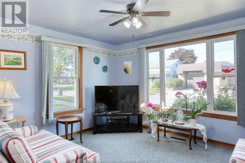 149 Richmond Street, Amherstburg, ON - Indoor Photo Showing Living Room