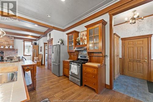 367 Crystal Bay Drive, Amherstburg, ON - Indoor Photo Showing Kitchen