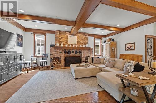 367 Crystal Bay Drive, Amherstburg, ON - Indoor Photo Showing Living Room With Fireplace