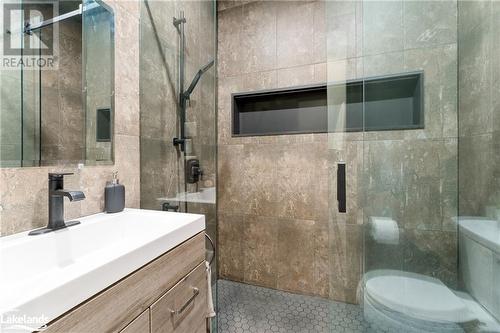 24 Ruby Lane Unit# 1, Huntsville, ON - Indoor Photo Showing Bathroom