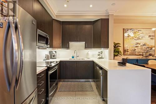 6B Acorn Avenue, Toronto, ON - Indoor Photo Showing Kitchen With Upgraded Kitchen