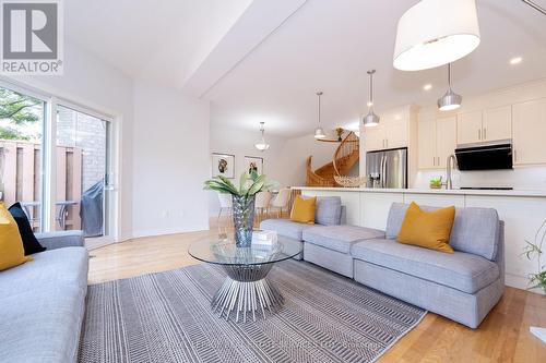 2249 Rockingham Drive, Oakville, ON - Indoor Photo Showing Living Room