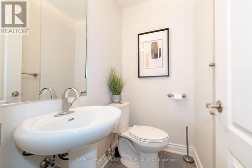 2249 Rockingham Drive, Oakville, ON - Indoor Photo Showing Bathroom