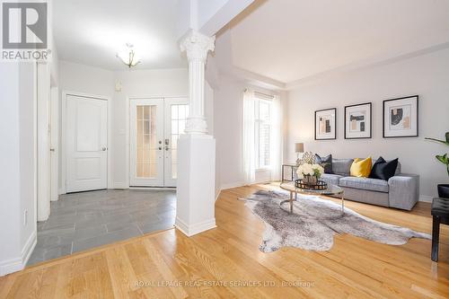 2249 Rockingham Drive, Oakville, ON - Indoor Photo Showing Living Room