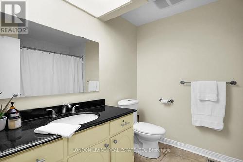 1032 Valetta Street, London, ON - Indoor Photo Showing Bathroom