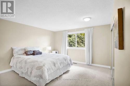 1032 Valetta Street, London, ON - Indoor Photo Showing Bedroom