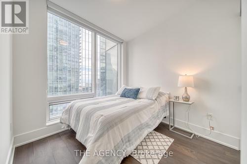 3303 - 10 York Street, Toronto, ON - Indoor Photo Showing Bedroom