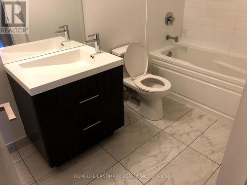 412 - 30 Nelson Street, Toronto, ON - Indoor Photo Showing Bathroom