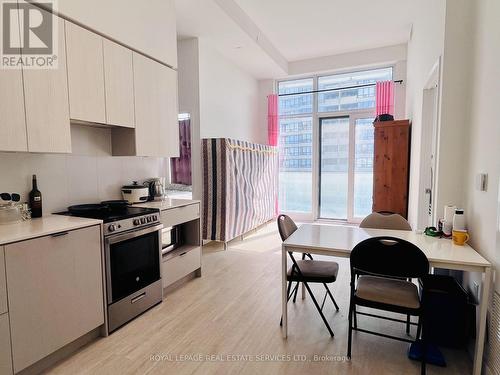 616 - 3883 Quartz Road, Mississauga, ON - Indoor Photo Showing Kitchen