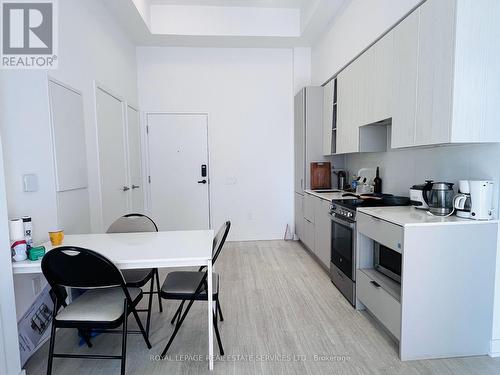 616 - 3883 Quartz Road, Mississauga, ON - Indoor Photo Showing Kitchen