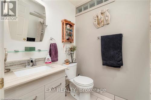 1020 Main Street, Howick, ON - Indoor Photo Showing Bathroom