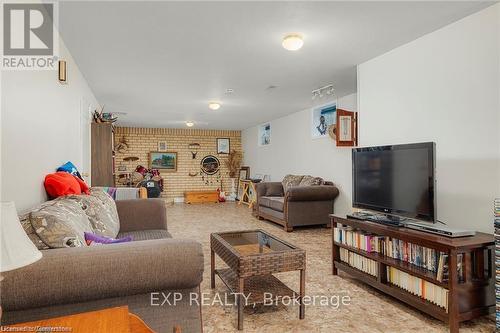 1020 Main Street, Howick, ON - Indoor Photo Showing Other Room