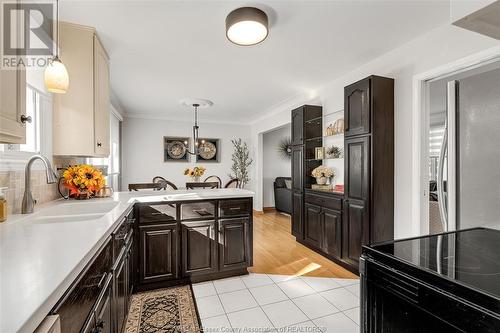 3373 St. Patrick'S Drive, Windsor, ON - Indoor Photo Showing Kitchen