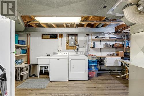 3373 St. Patrick'S Drive, Windsor, ON - Indoor Photo Showing Laundry Room