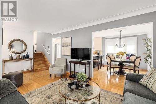 3373 St. Patrick'S Drive, Windsor, ON - Indoor Photo Showing Living Room