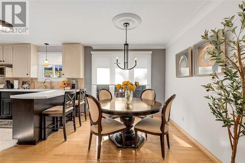 3373 St. Patrick'S Drive, Windsor, ON - Indoor Photo Showing Dining Room