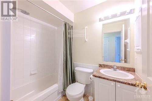 1205 Clyde Avenue, Ottawa, ON - Indoor Photo Showing Bathroom