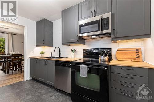 Ample Kitchen storage - 440 Fenerty Court Unit#5, Kanata, ON - Indoor Photo Showing Kitchen