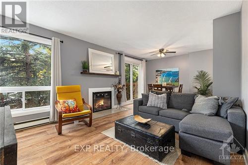 5 - 440 Fenerty Court, Ottawa, ON - Indoor Photo Showing Living Room With Fireplace