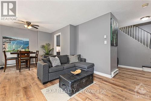 5 - 440 Fenerty Court, Ottawa, ON - Indoor Photo Showing Living Room