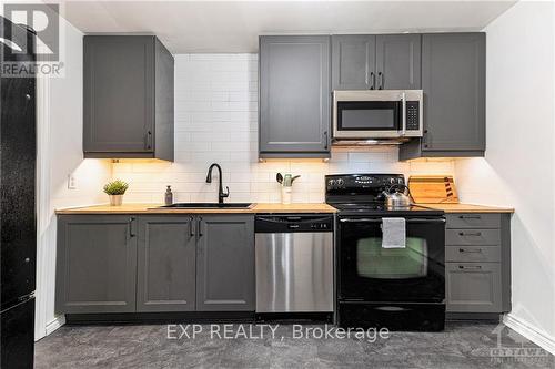 5 - 440 Fenerty Court, Ottawa, ON - Indoor Photo Showing Kitchen With Double Sink