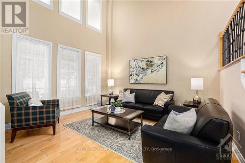 346 Blackleaf Drive, Ottawa, ON - Indoor Photo Showing Living Room