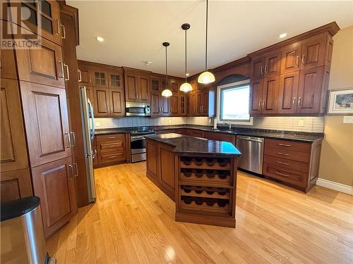 4 Columba Terrace, Sudbury, ON - Indoor Photo Showing Kitchen With Upgraded Kitchen