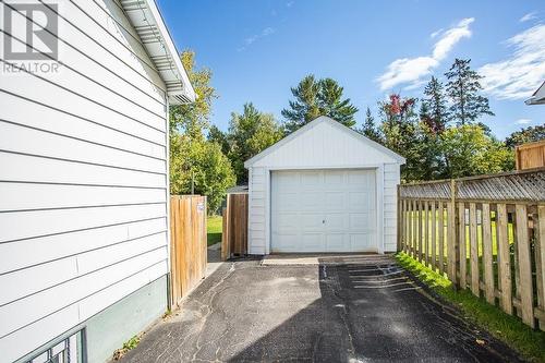 182 Lake St, Sault Ste. Marie, ON - Outdoor With Exterior