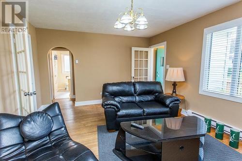 182 Lake St, Sault Ste. Marie, ON - Indoor Photo Showing Living Room