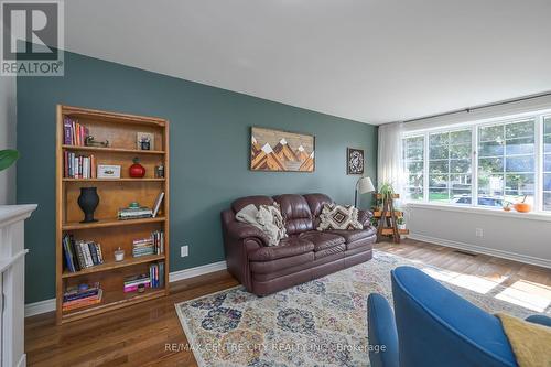 21 Bridlington Road, London, ON - Indoor Photo Showing Living Room