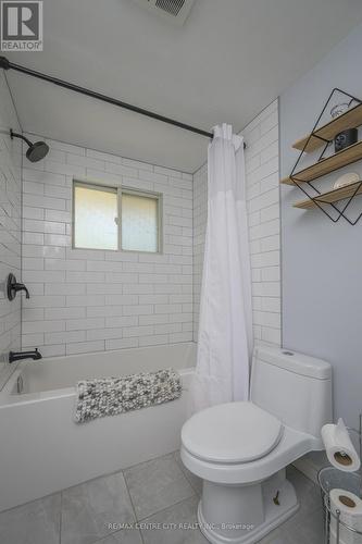 21 Bridlington Road, London, ON - Indoor Photo Showing Bathroom