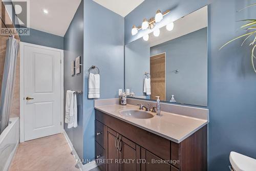 655 Haines Road, Newmarket, ON - Indoor Photo Showing Bathroom