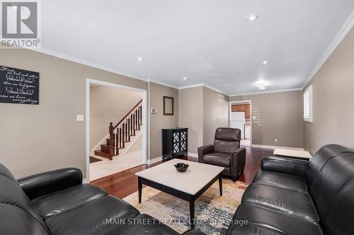 655 Haines Road, Newmarket, ON - Indoor Photo Showing Living Room