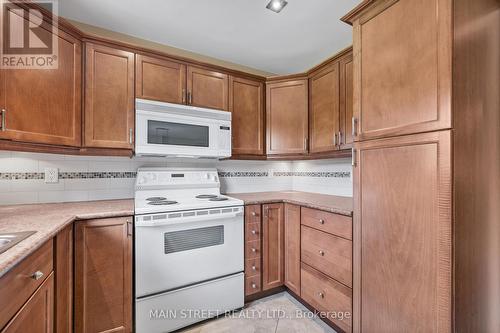 655 Haines Road, Newmarket, ON - Indoor Photo Showing Kitchen