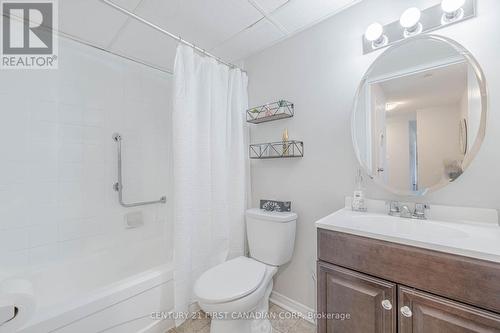 210 - 521 Riverside Drive, London, ON - Indoor Photo Showing Bathroom