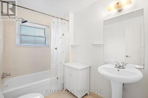 27 Blackbush Drive, Toronto, ON - Indoor Photo Showing Bathroom