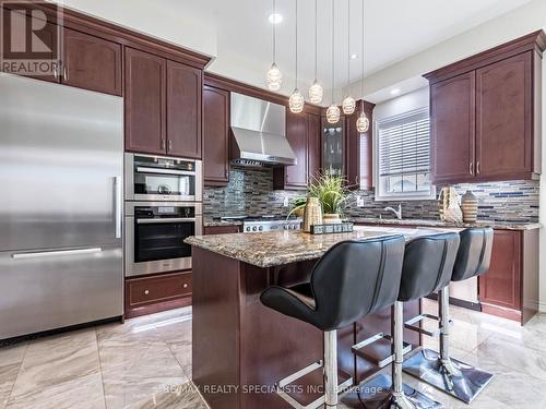 18 Yarmouth Street, Brampton, ON - Indoor Photo Showing Kitchen With Stainless Steel Kitchen With Upgraded Kitchen