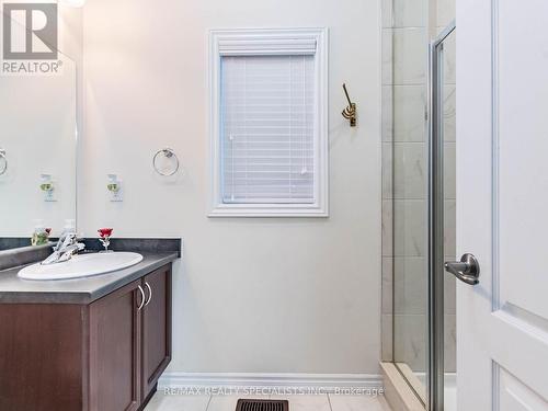 18 Yarmouth Street, Brampton, ON - Indoor Photo Showing Bathroom