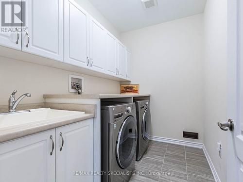 18 Yarmouth Street, Brampton, ON - Indoor Photo Showing Laundry Room