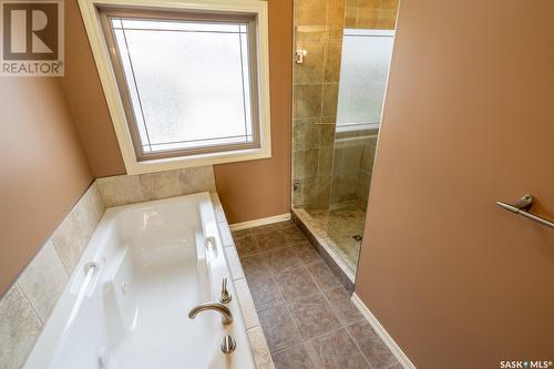 2407 Broderick Bay, Regina, SK - Indoor Photo Showing Bathroom