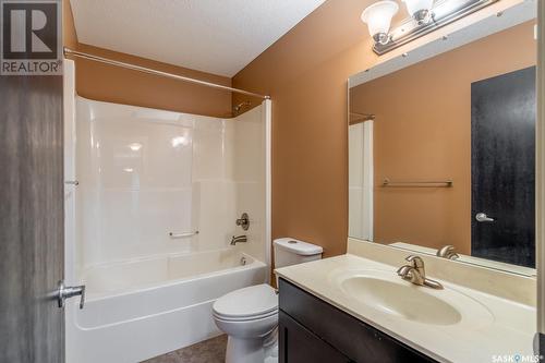 2407 Broderick Bay, Regina, SK - Indoor Photo Showing Bathroom