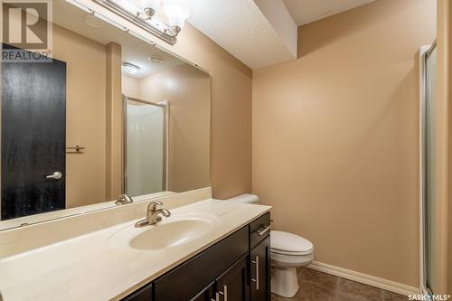 2407 Broderick Bay, Regina, SK - Indoor Photo Showing Bathroom