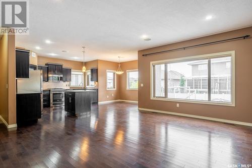 2407 Broderick Bay, Regina, SK - Indoor Photo Showing Kitchen