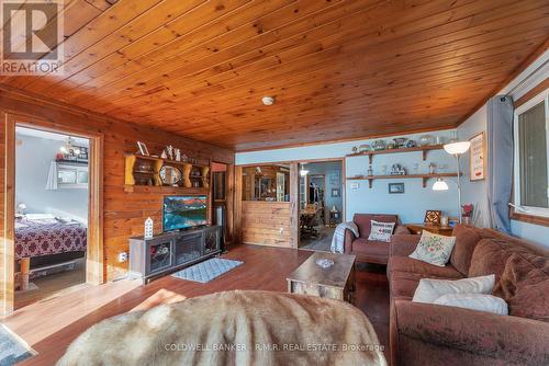 138 Pilkey Road, Uxbridge, ON - Indoor Photo Showing Living Room With Fireplace