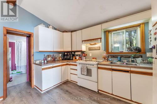 138 Pilkey Road, Uxbridge, ON - Indoor Photo Showing Kitchen With Double Sink