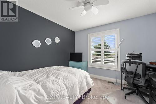 107 Gardiner Drive, Bradford West Gwillimbury, ON - Indoor Photo Showing Bedroom