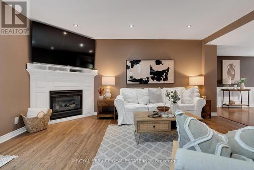 71 Wellington Street, Clarington (Bowmanville), ON - Indoor Photo Showing Living Room With Fireplace