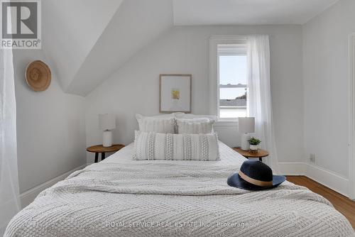 71 Wellington Street, Clarington (Bowmanville), ON - Indoor Photo Showing Bedroom