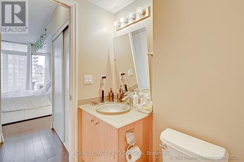 702 - 8 Scollard Street, Toronto, ON - Indoor Photo Showing Bathroom