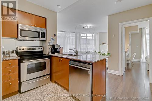 702 - 8 Scollard Street, Toronto, ON - Indoor Photo Showing Kitchen With Stainless Steel Kitchen With Double Sink